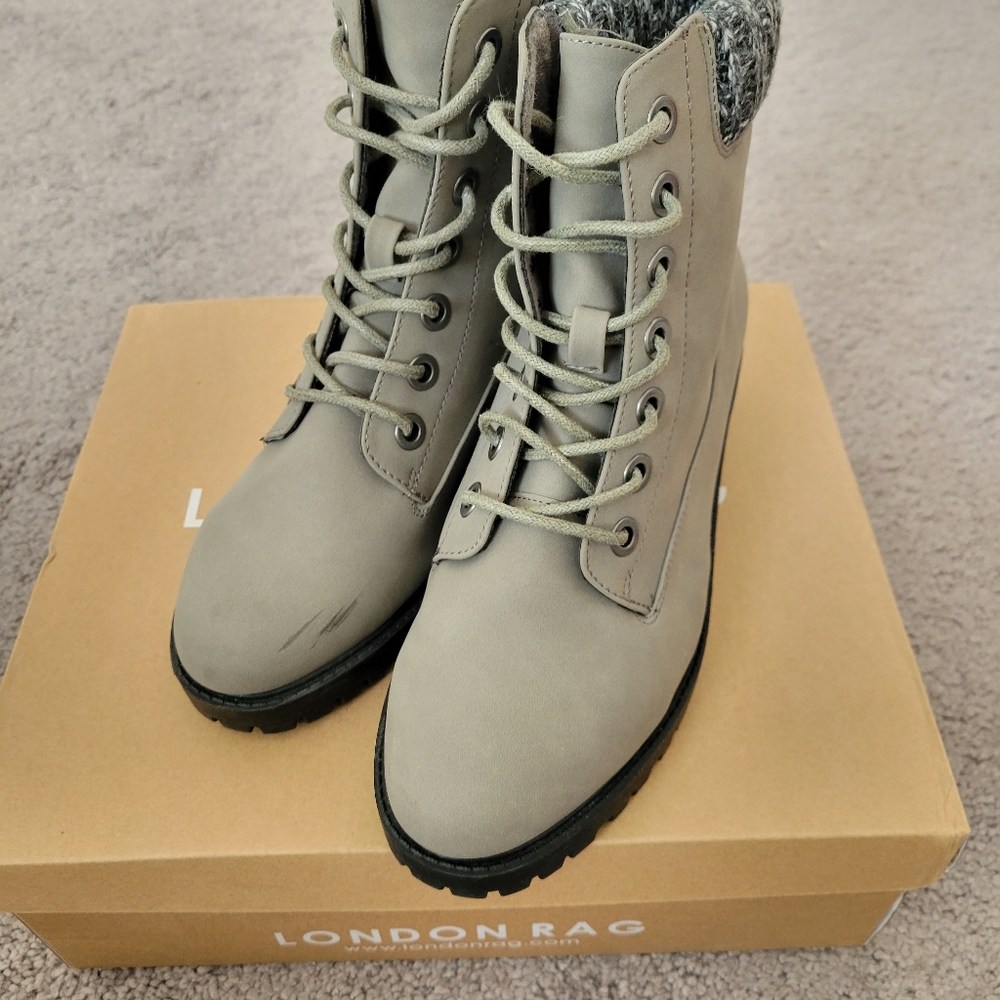 Boots - Picture 5 of 10